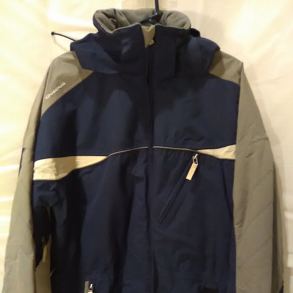 Decathlon Quechua Men's Hooded Winter/Ski Jacket Color Navy/Gray Size XL